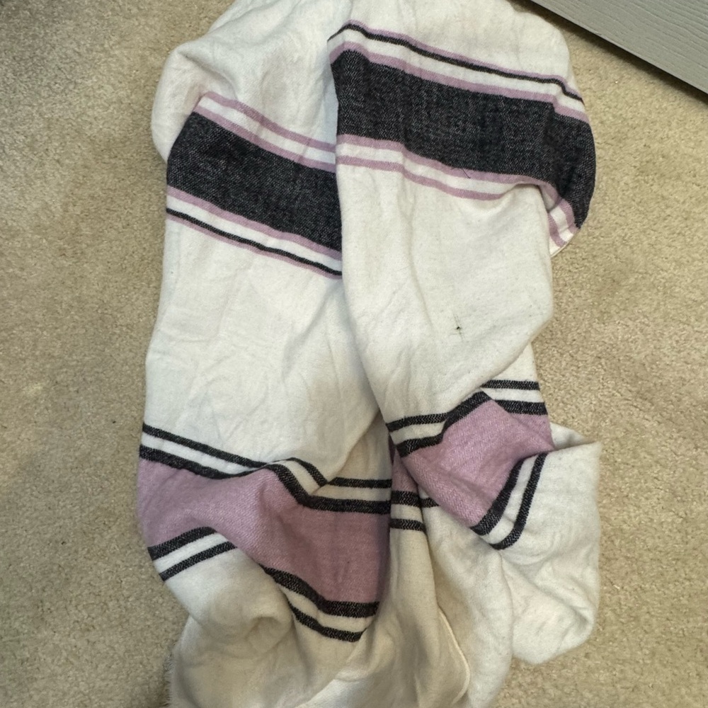 Chic Striped blanket scarf in White and Pink